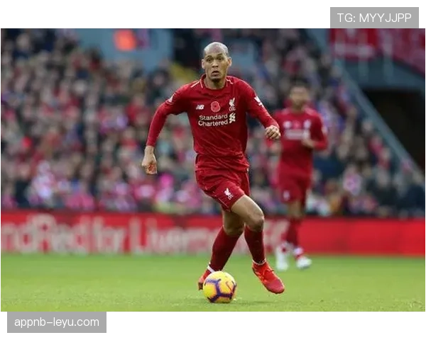 法比尼奥中场覆盖稳健,筑牢球队防守基石 法比尼奥中场覆盖稳健,筑牢球队防守基石