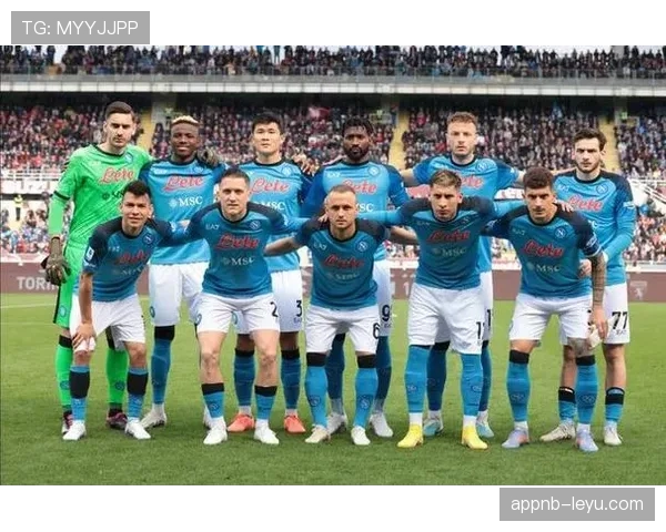 莱奥 vs 克瓦拉茨赫利亚:边锋节奏与技术对比分析 莱奥 vs 克瓦拉茨赫利亚:边锋节奏与技术对比分析